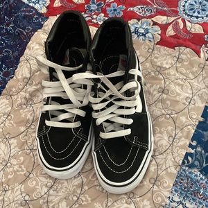 Shows vans black